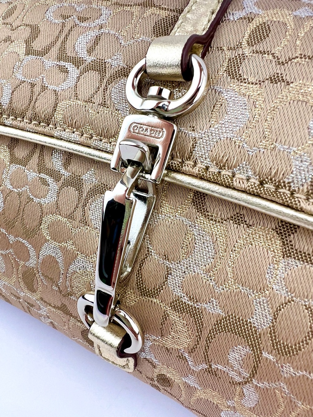 Y2K COACH Hampton Gold Signature Canvas/Leather Handbag -Style 8946 Vintage - Picture 4 of 16